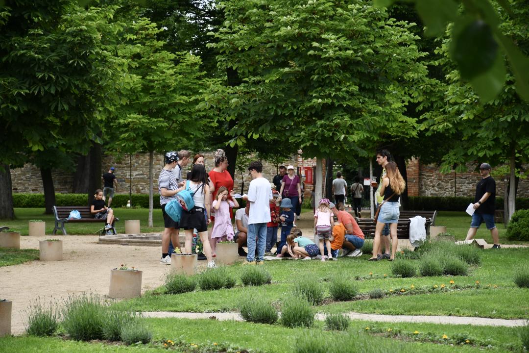 Den dětí jinak - středověká stezka parkem